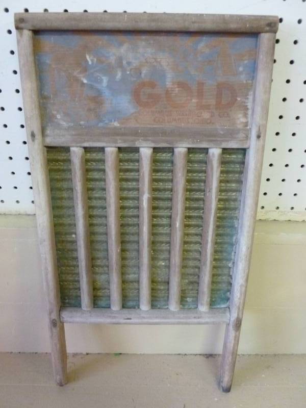 lot 396 image: Vintage Wash Board