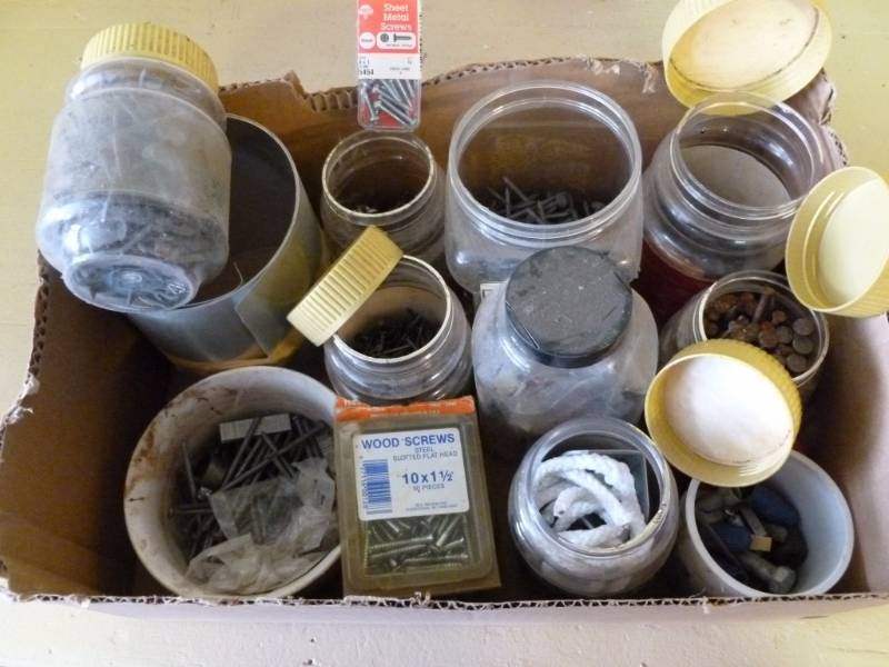 lot 399 image: Nails