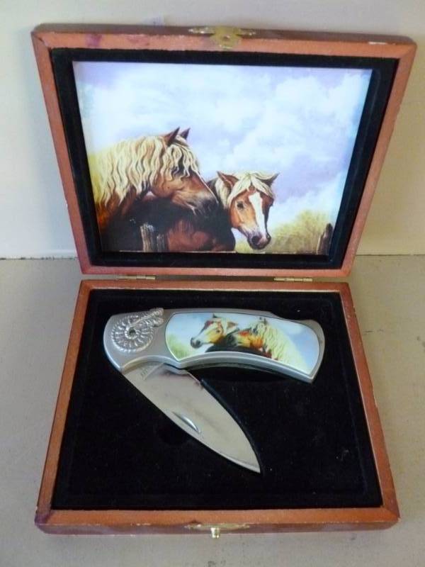 lot 406 image: Collector Knife