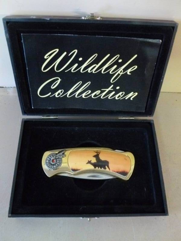 lot 407 image: Collector Knife