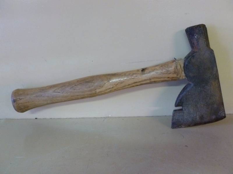 lot 411 image: Camp Ax