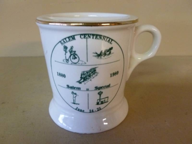 lot 435 image: Mustache Cup