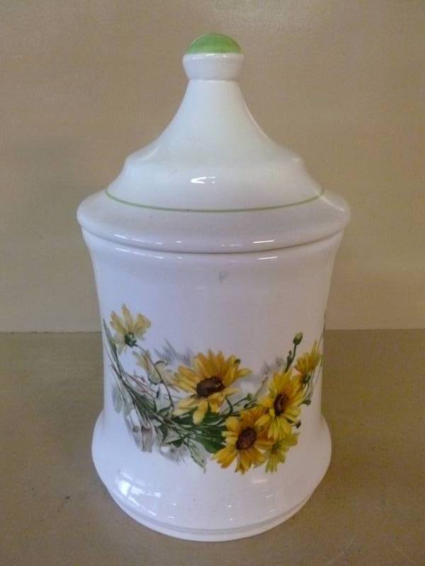 lot 442 image: Cookie Jar