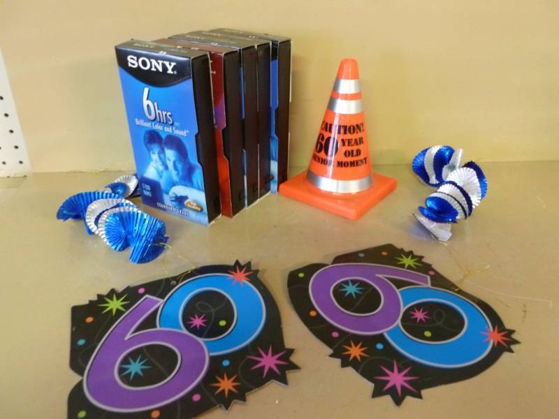 lot 444 image: Party Supplies