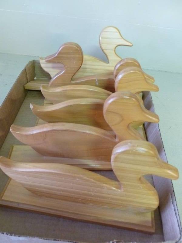 lot 448 image: Wooden Duck Decoration