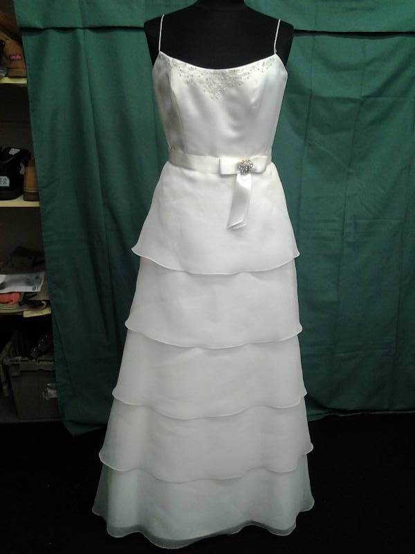 Paloma Blanca Size 10