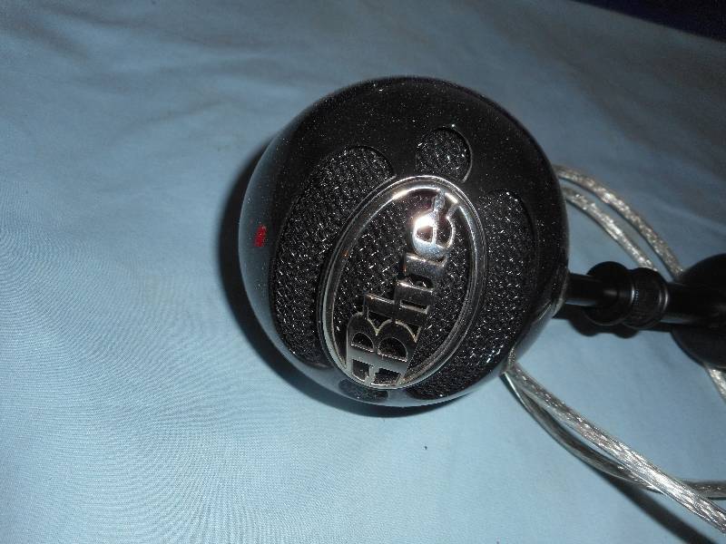 BLUE BUNNY SNOWBALL MICROPHONE