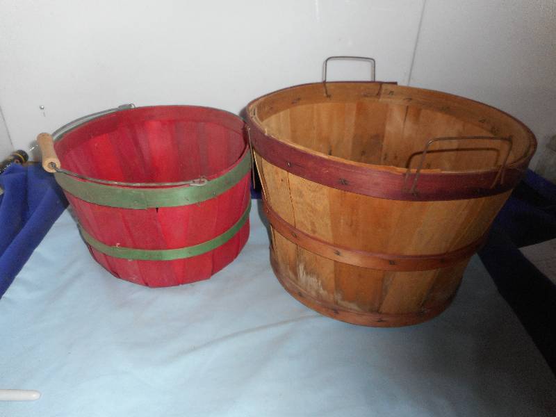 2 PRODUCE BASKETS