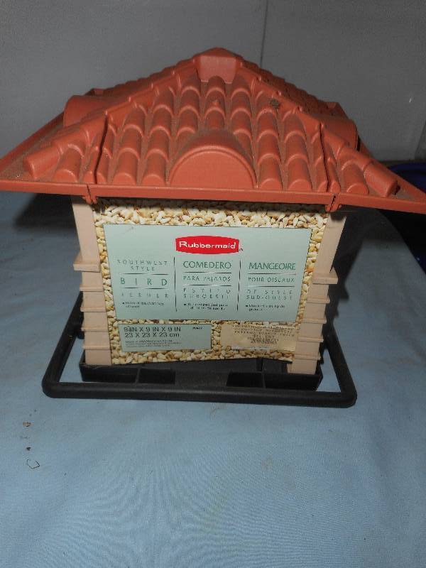 BIRD FEEDER