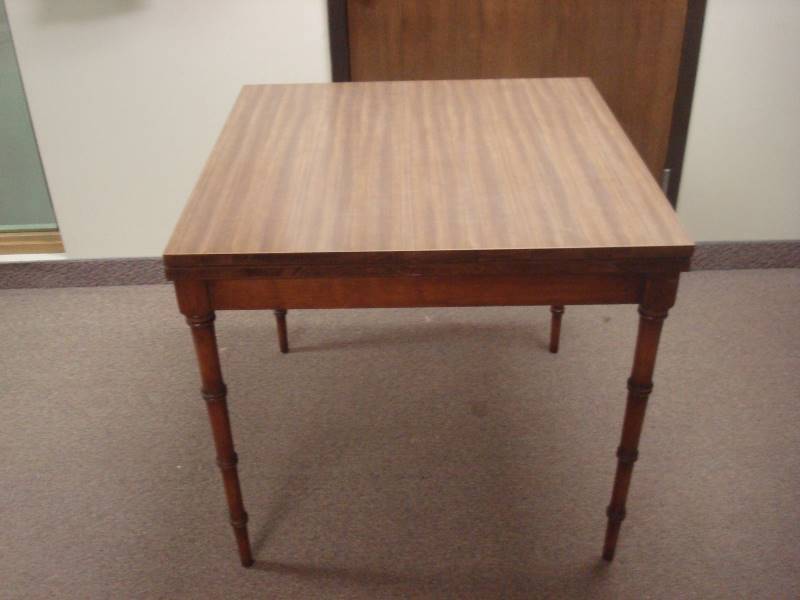 lot 5 image: Vintage Mid Century Modern Barnard & Simmons Game Table, Used, May Show Minor Wear