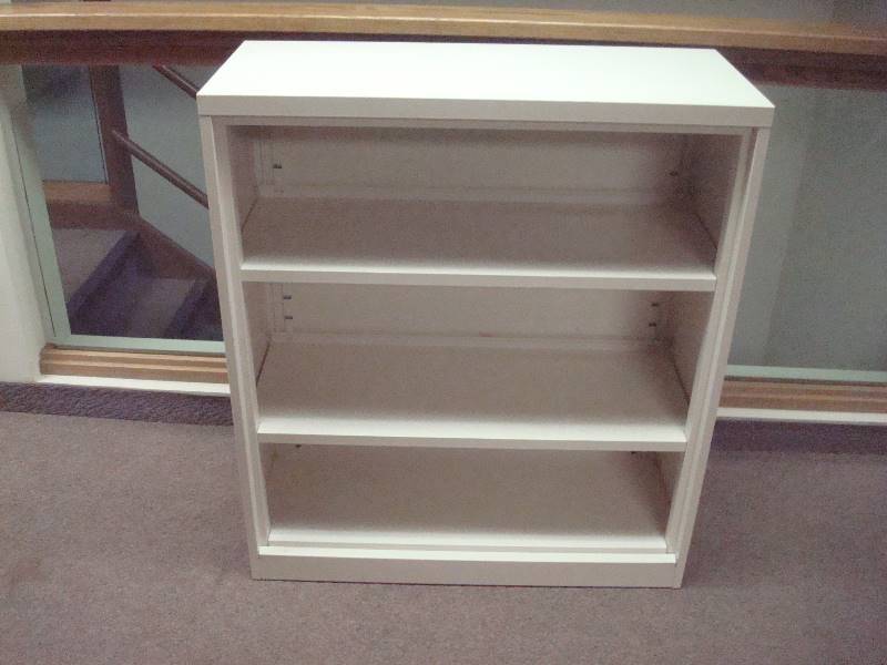 lot 13 image: White Metal Shelf, Good Condition