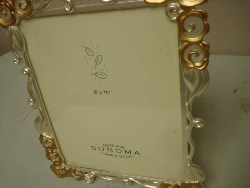lot 76 image: Metal Sonoma Frame 8x10