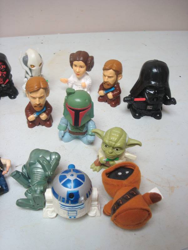lot 87 image: Small Lot Of Star Wars Toys