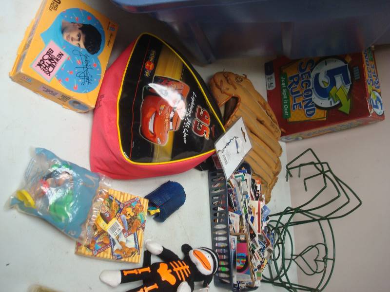 lot 95 image: Bin Filled With Mixed Items, Knives