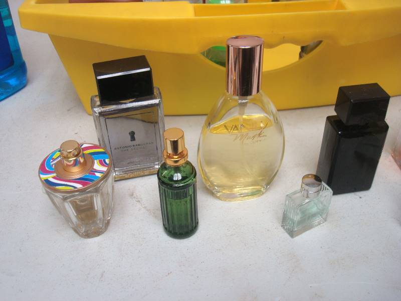lot 111 image: Yellow Bin With Some Cleaning Items And Colonge