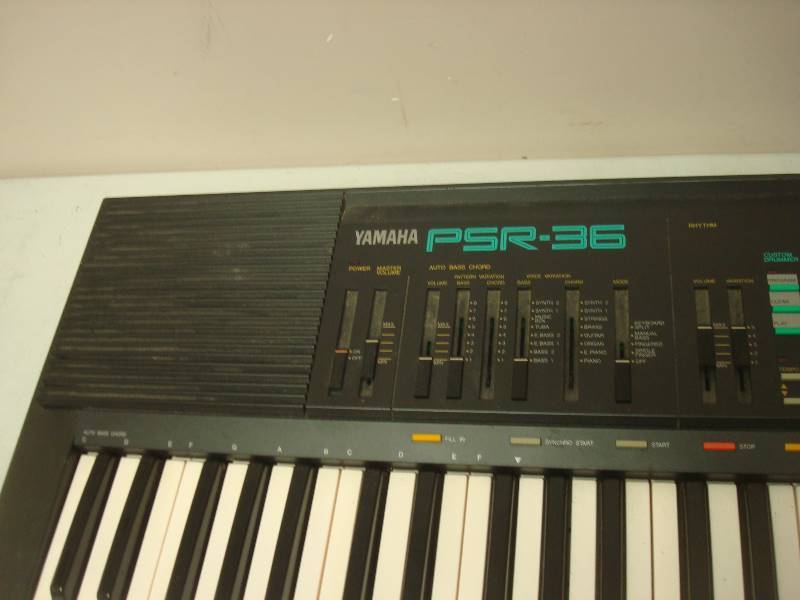 lot 147 image: Yamaha PSR-36 Keyboard. Untested, As Is
