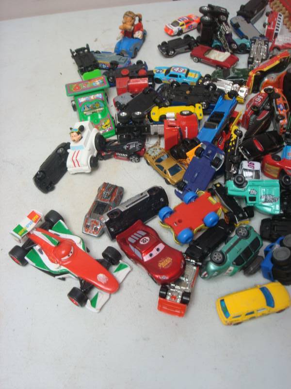 lot 149 image: Large Lot Of Toy Cars, Some Hotwheel, Used, Show Wear