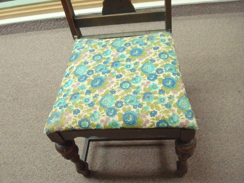 lot 31 image: Antique Wood Chair, Used, Shows Wear, Looks Like It Been Rehabbed Before