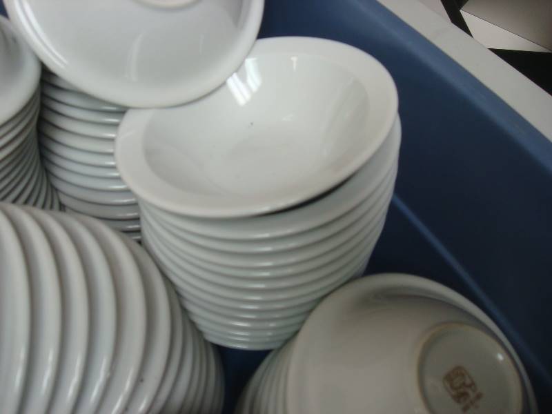 lot 165 image: Bin Filled With Used Restaurant Bowls