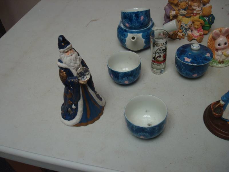 lot 167 image: Bin Filled With Some Collectible Dcor Items, Knick Knacks