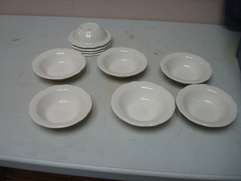 lot 170 image: Bin Filled With Some Used Restaurant Bowls