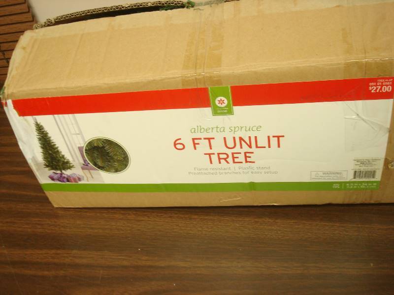 lot 173 image: 6ft Fake Christmas Tree
