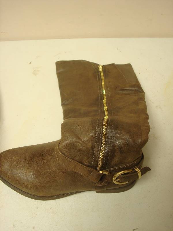 lot 179 image: Pair Of Faux Leather Womens Boots