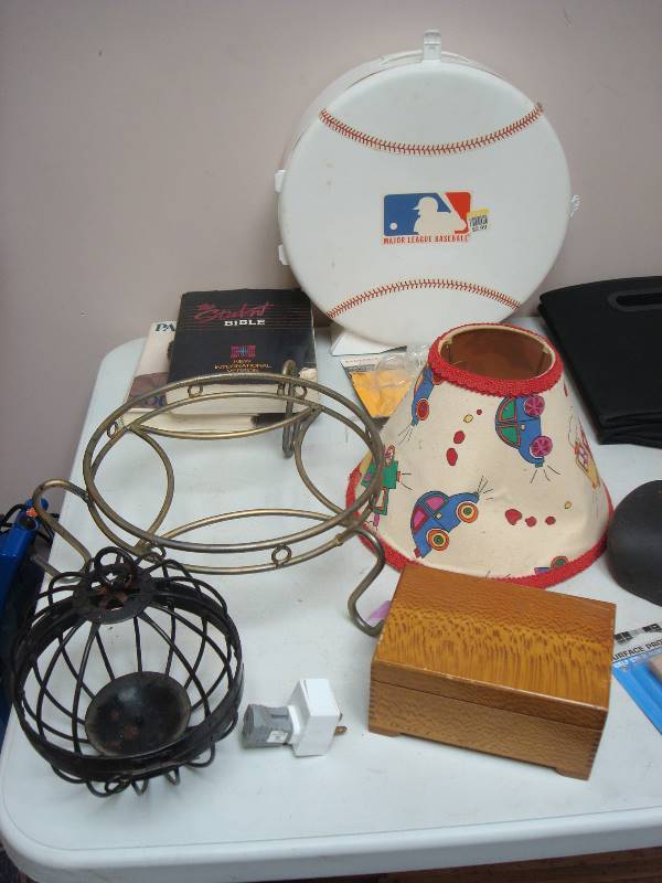 lot 180 image: Box Filled With Mixed Items