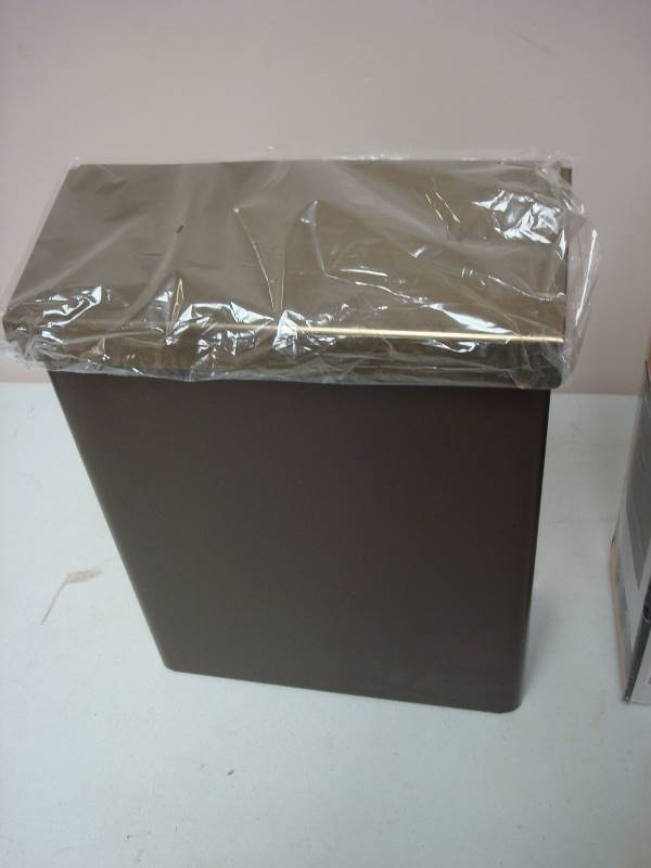 lot 181 image: Gibraltar Mailbox, Missing Some Parts