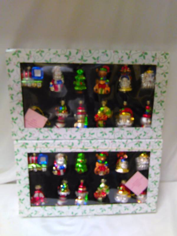 Retro Christmas Ornaments, (2)