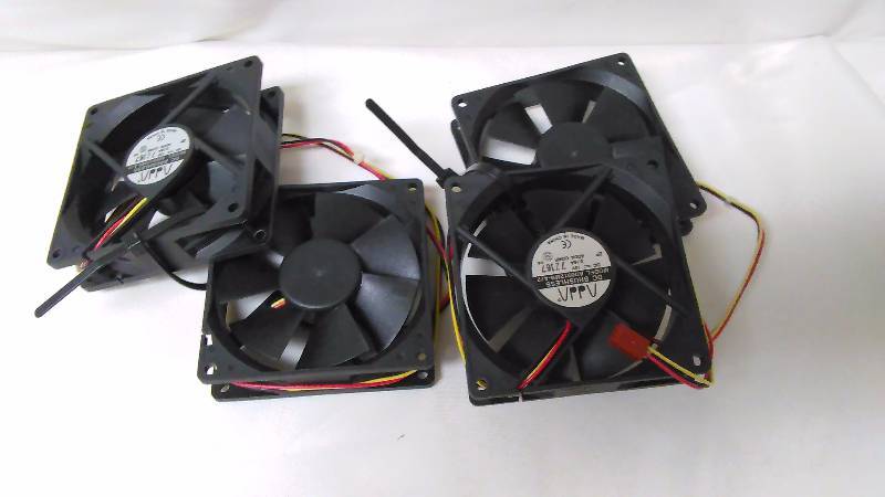 12v Brushless Fans (4)