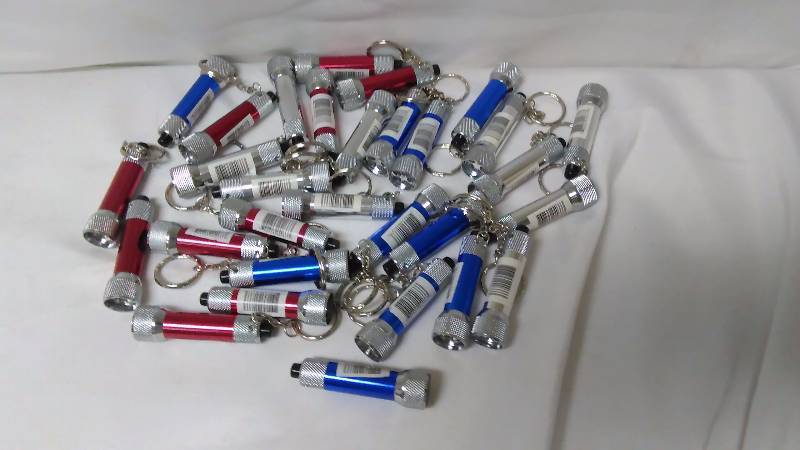 5 LED Flashlight (30), batteries included, working