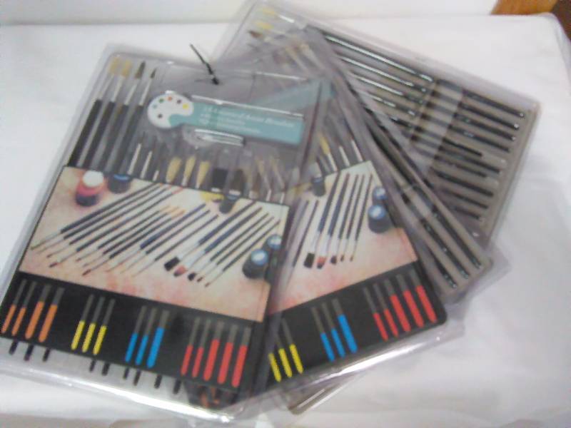 15 pc Assorted Brushes (4 pkgs)