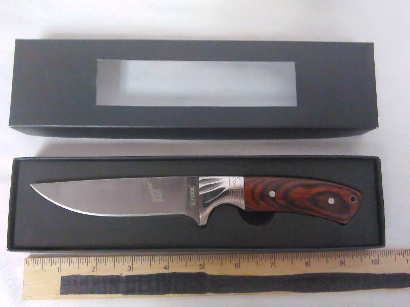 Hunting Knife, 4.5-inch Blade, Wood Handled, Gift Box