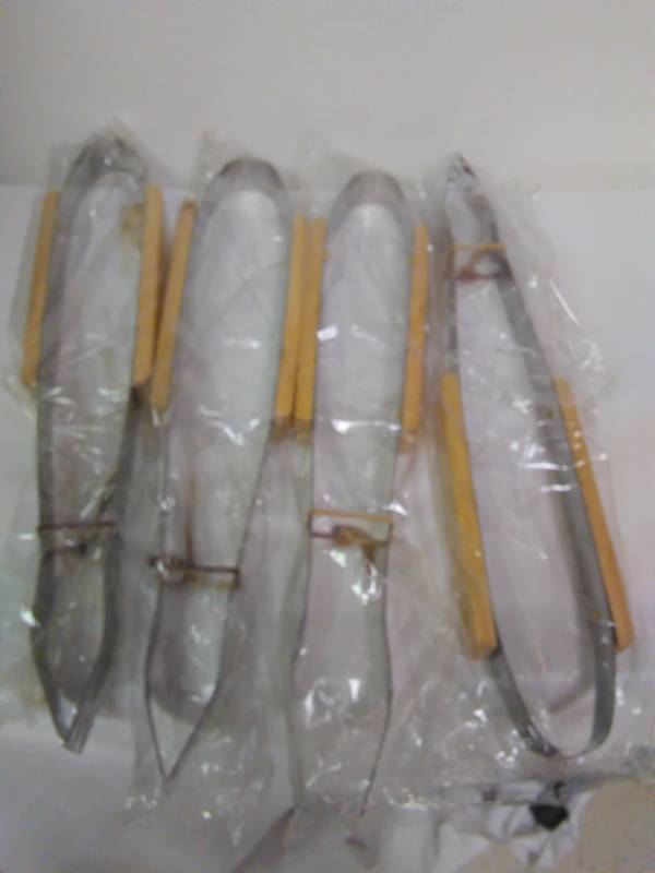 Tongs with Wood handle (4)