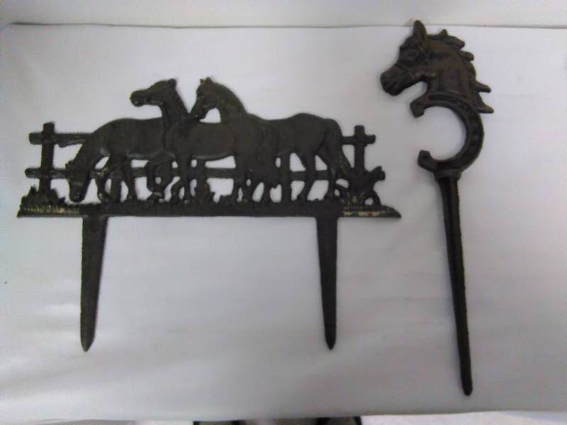 Horse, Cast Lawn Garden Ornaments (2)
