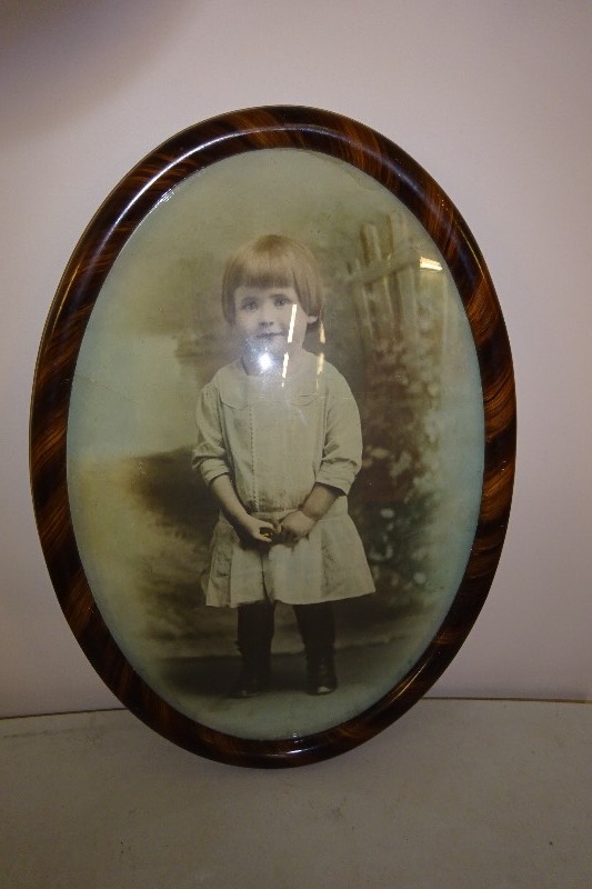 Vintage Oval Picture