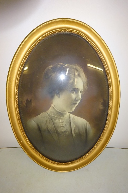 Vintage Oval Picture