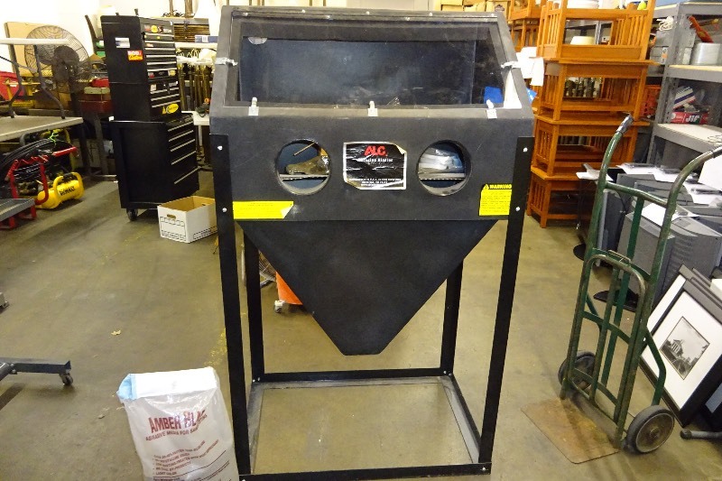 lot 6 image: ALC abrasive blaster (Sand blaster)