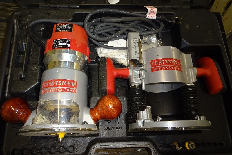 lot 19 image: Craftsman Fixed baseplunge base router kit