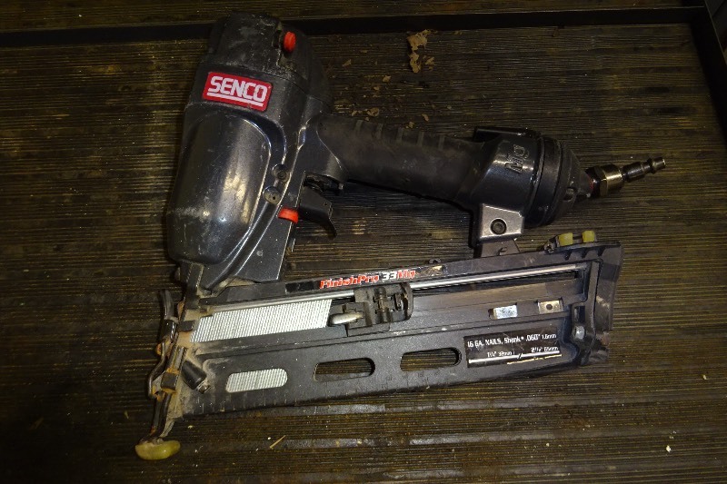 lot 28 image: Senco Finish air nailer