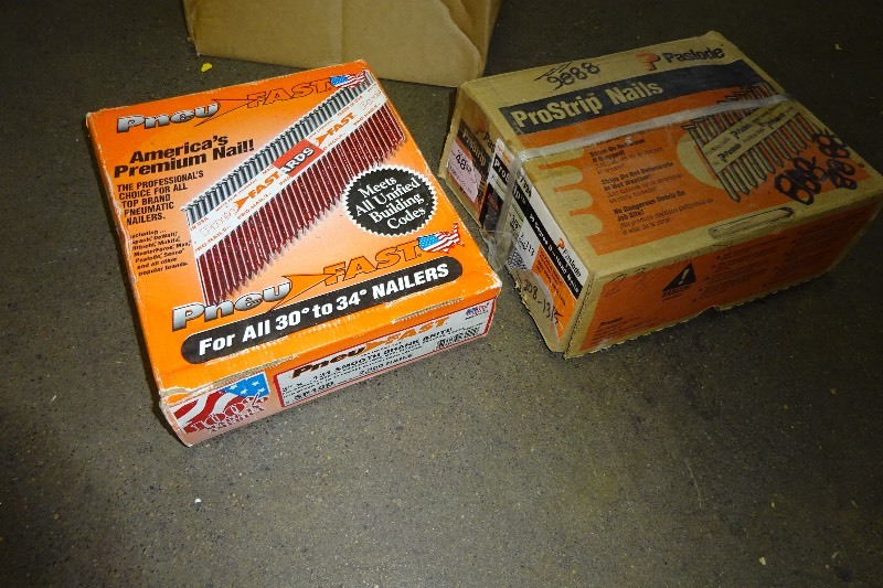 lot 38 image: Pnei for 30 to 34 nailers