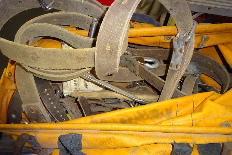 lot 50 image: Bag of safety harnesses