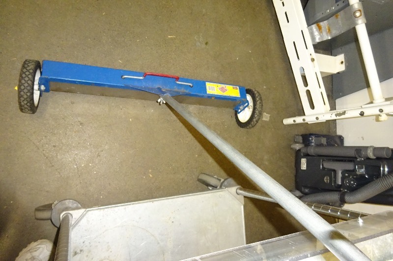 lot 85 image: Rolling Magnet