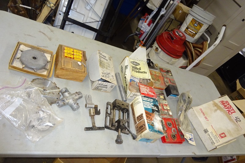 lot 86 image: Tile cutting blades