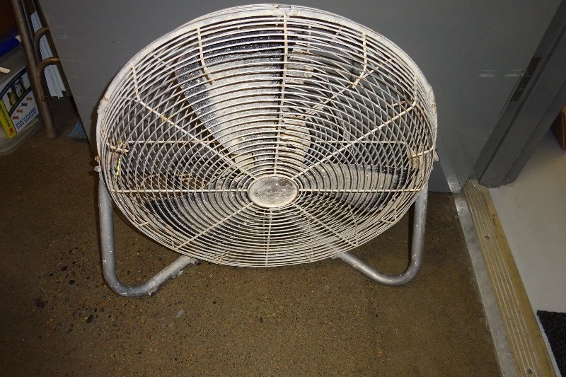 lot 99 image: Floor fan