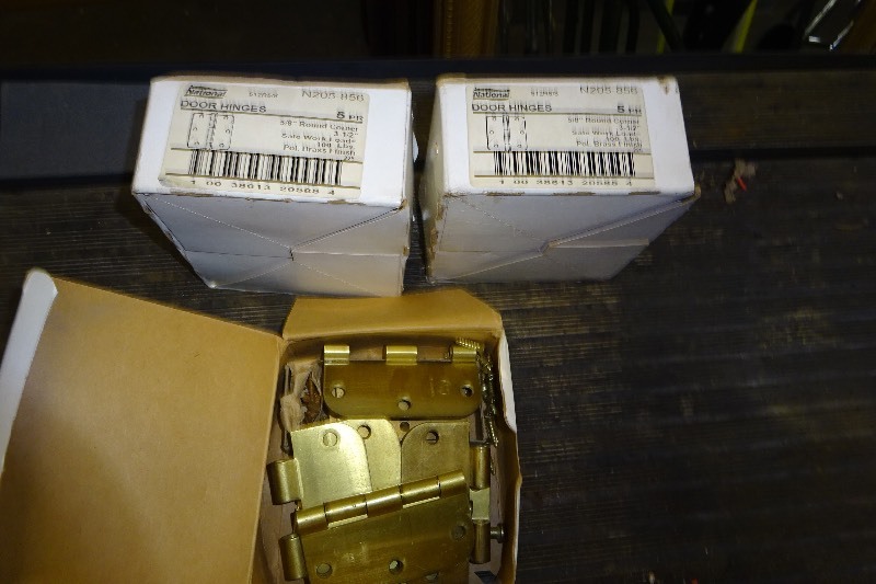 lot 115 image: 3 boxes of hinges