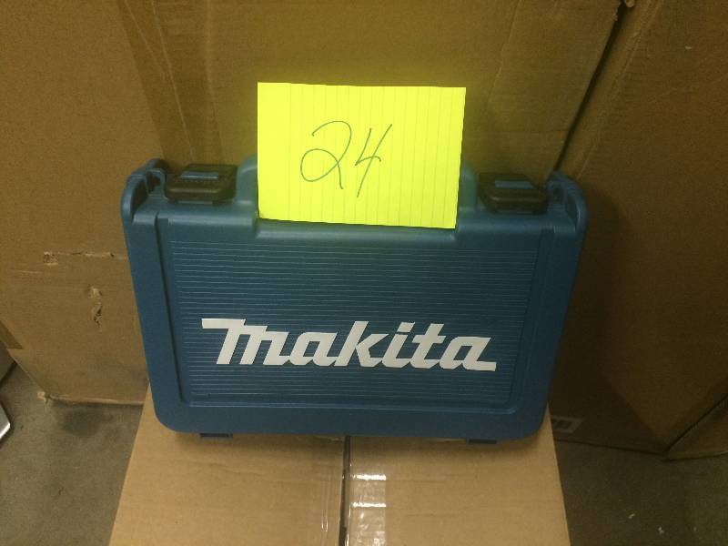 Makita 12 Volt Drill Driver- Tool and Charger in like new condition Battery works but needs to be replaced