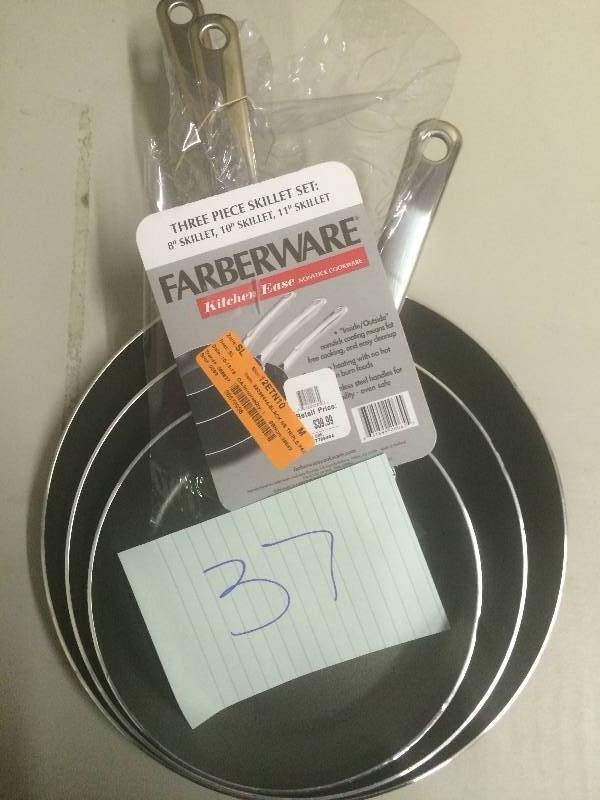 Set of Farberware  3 PC Skillet