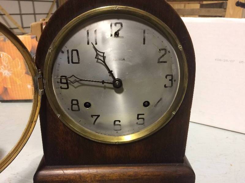 lot 3 image: Ansonia Clock